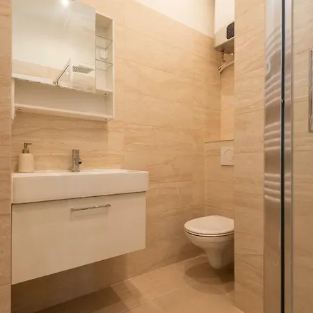 Le Palais Navarre Apartment