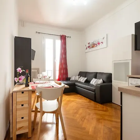 Le Palais Navarre Apartment *